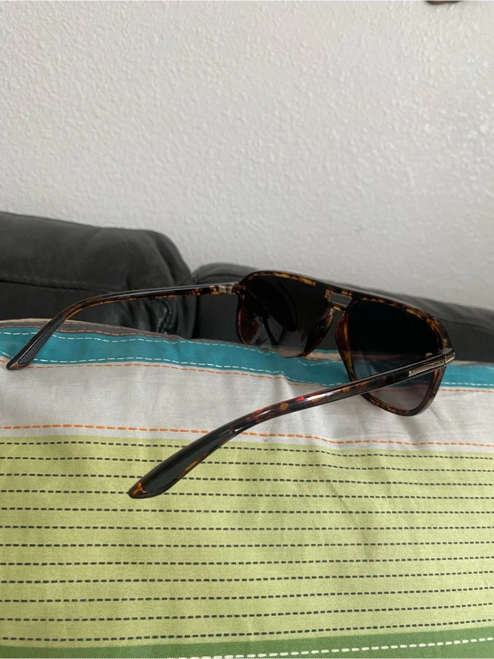 Men's Tortoiseshell Sunglasses with Dark Lenses